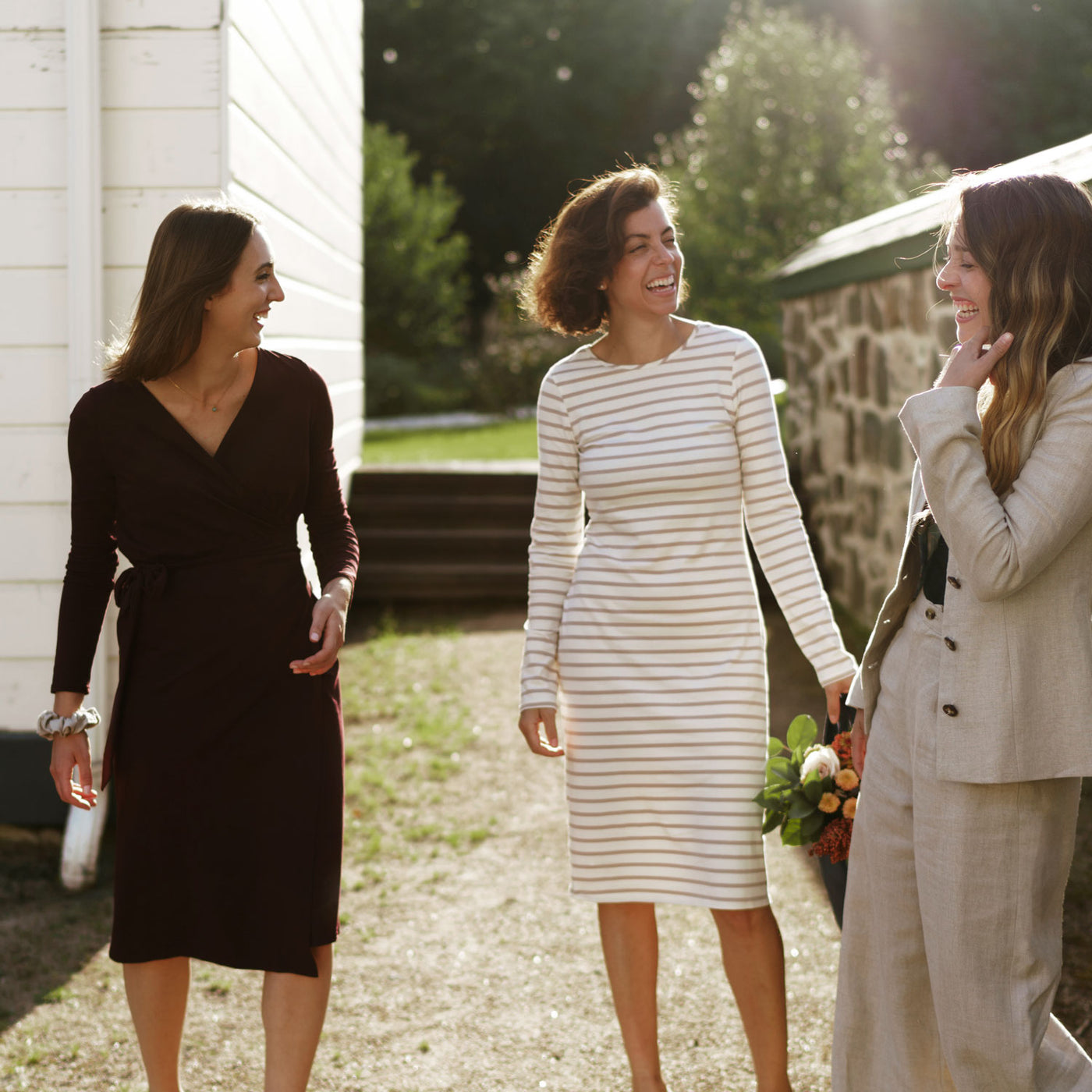 Boutique en ligne de vêtements pour femmes faits au Québec avec des tissus naturels écologiques