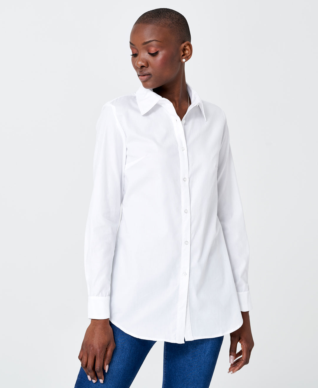 Chemise blanche en coton biologique faite au Québec coupe large