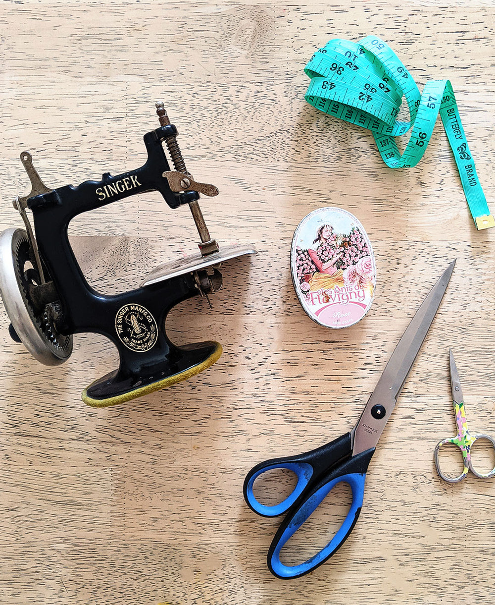 Sewing course for beginners: Mending by hand and with a sewing machine